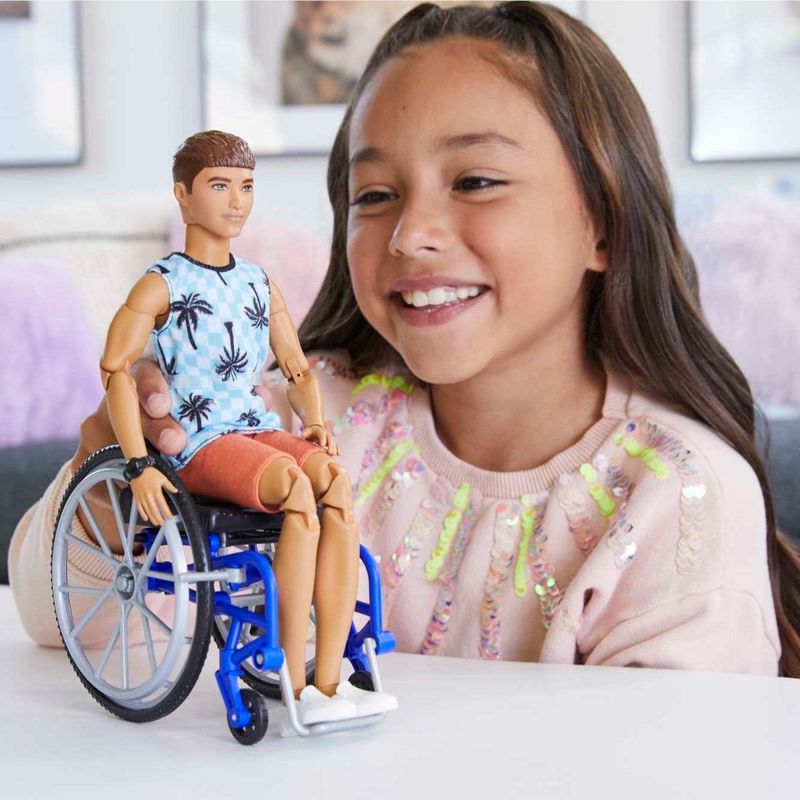 Boneco - Ken - Fashionista - Cadeira de Rodas - Mattel